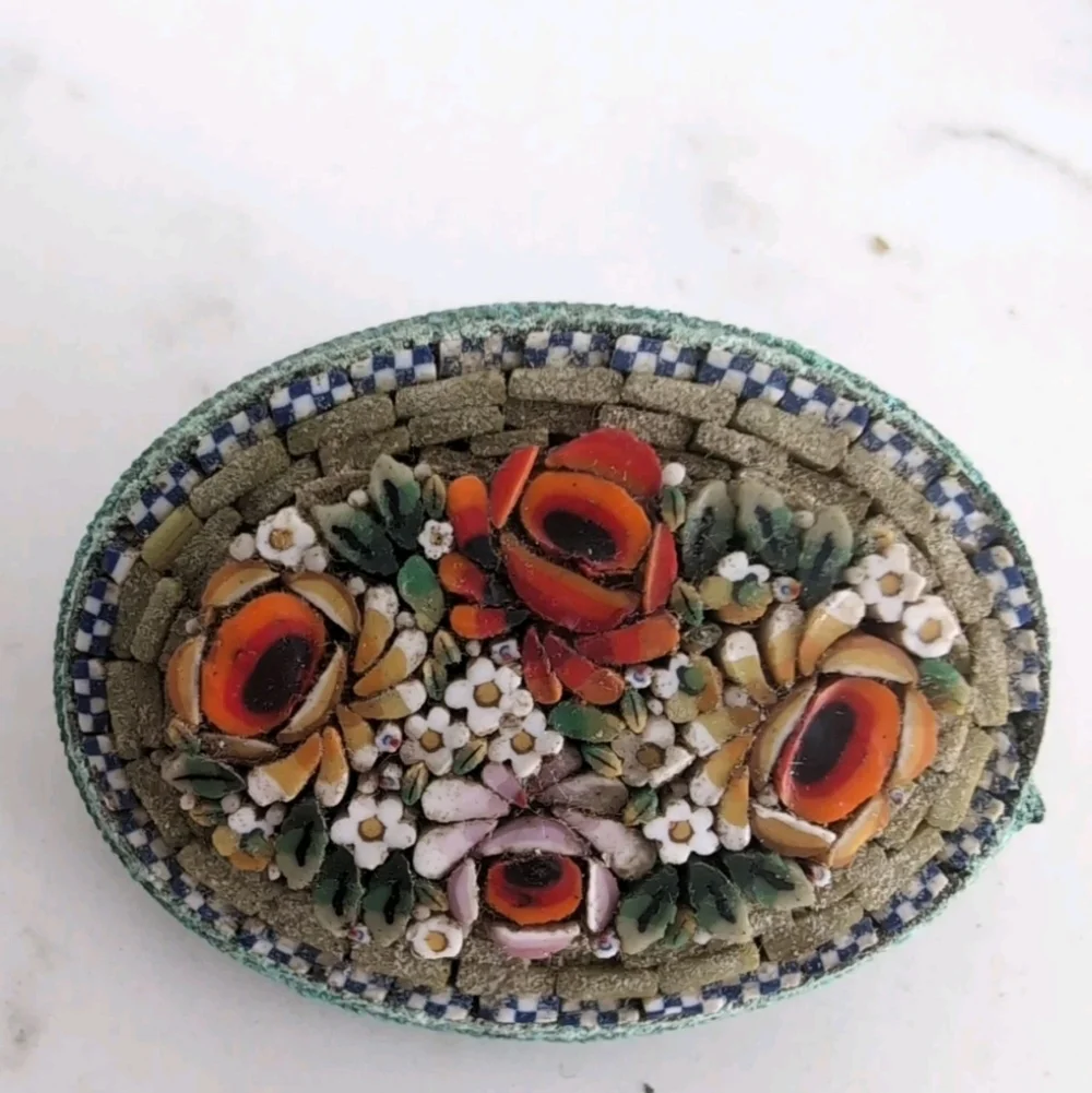 Authentic Antique Italian Micromosaic Brooch – Victorian Era (c.1860–1890)
